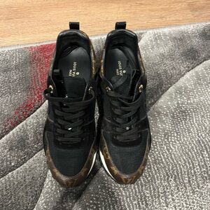 Louis Vitton Runaways